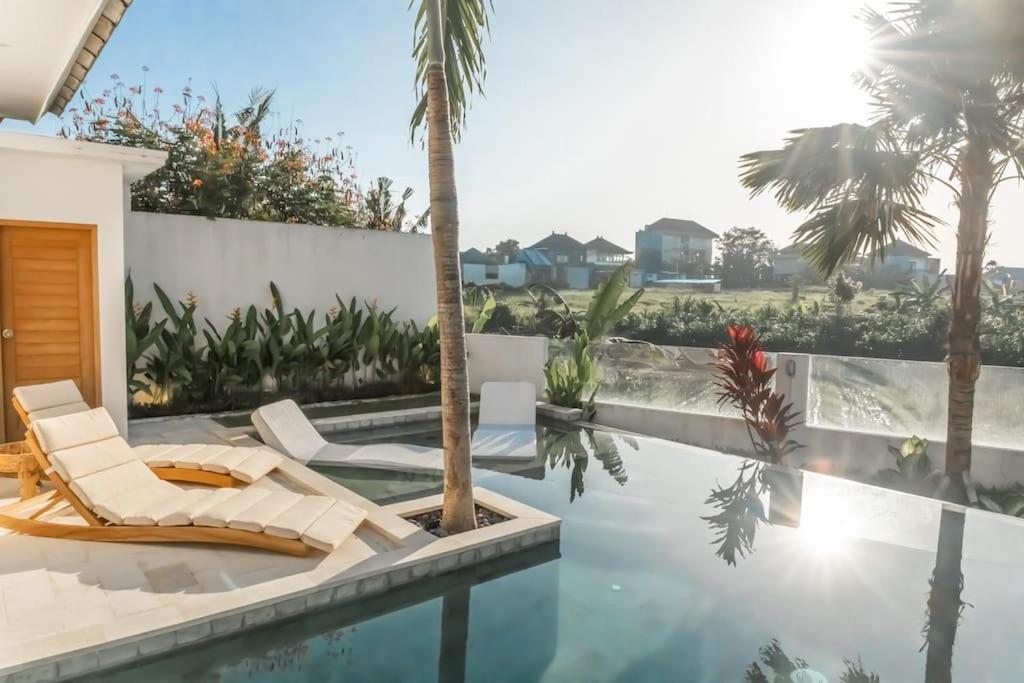 Villa Hakem Elegant And Modern 4 Bedrooms Villa Pool View Canggu Exteriér fotografie